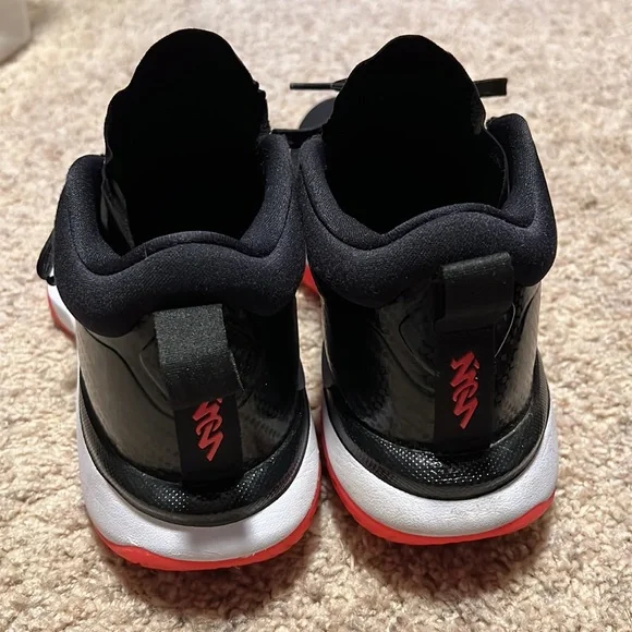 Jordan Zion 1 Colorway Black Crimson - Picture 3 of 4